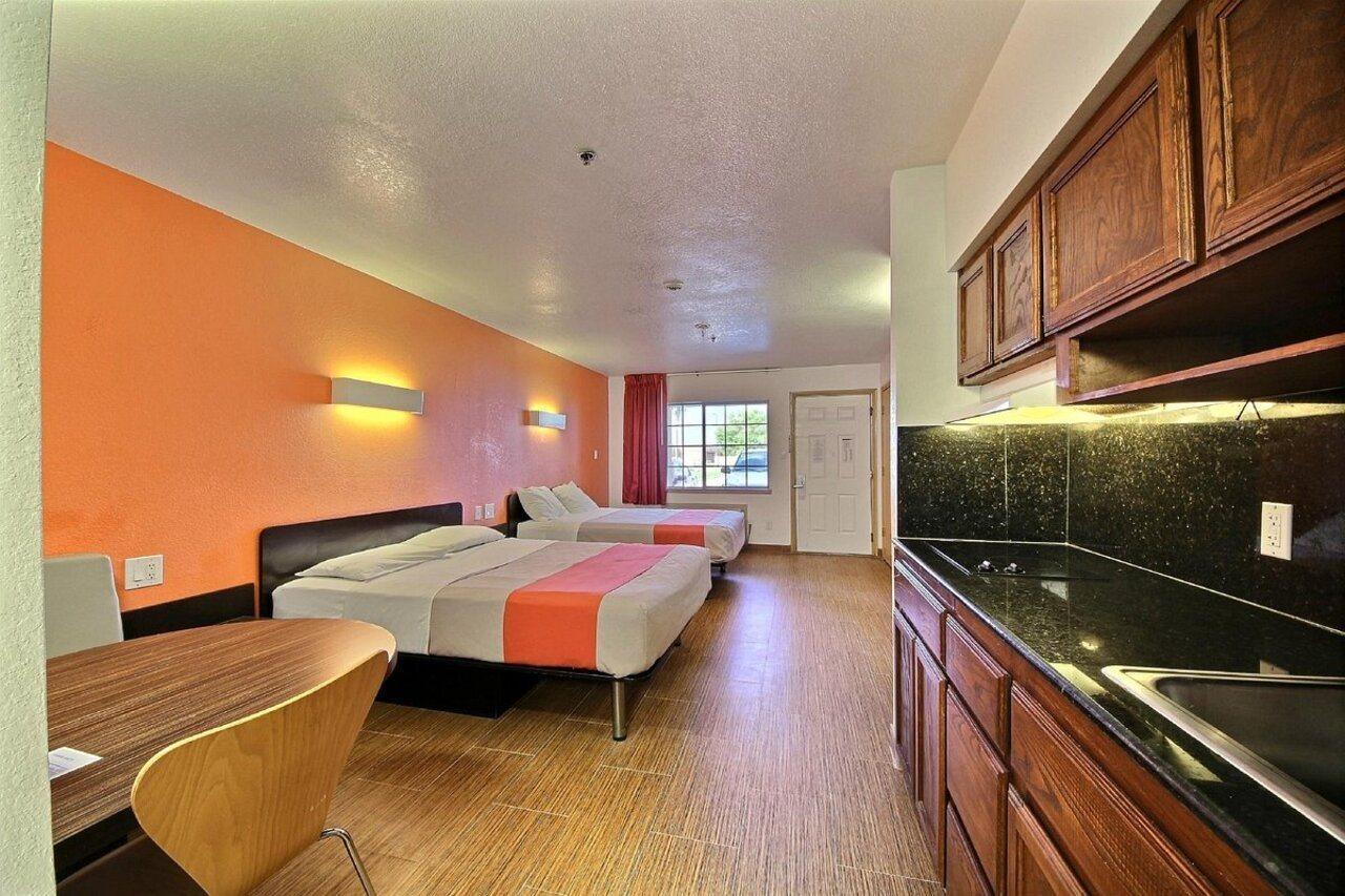 Motel 6-Edinburg, Tx Екстериор снимка