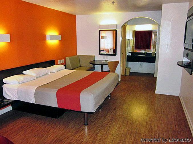 Motel 6-Edinburg, Tx Екстериор снимка