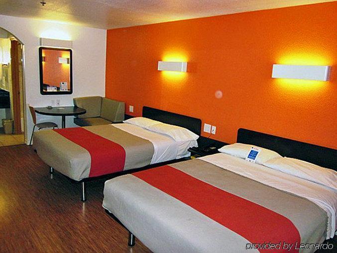 Motel 6-Edinburg, Tx Екстериор снимка