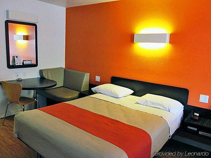 Motel 6-Edinburg, Tx Екстериор снимка