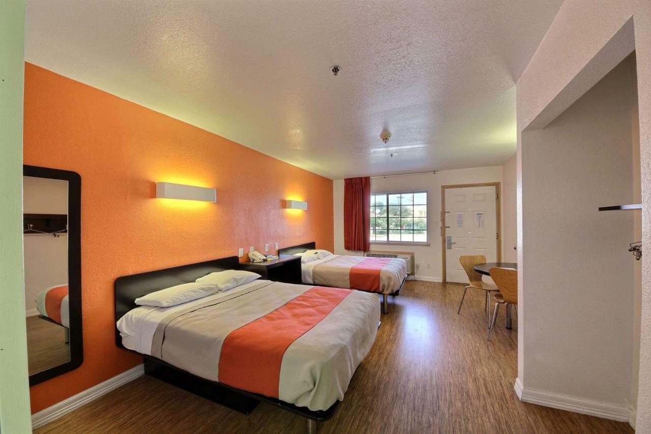 Motel 6-Edinburg, Tx Екстериор снимка