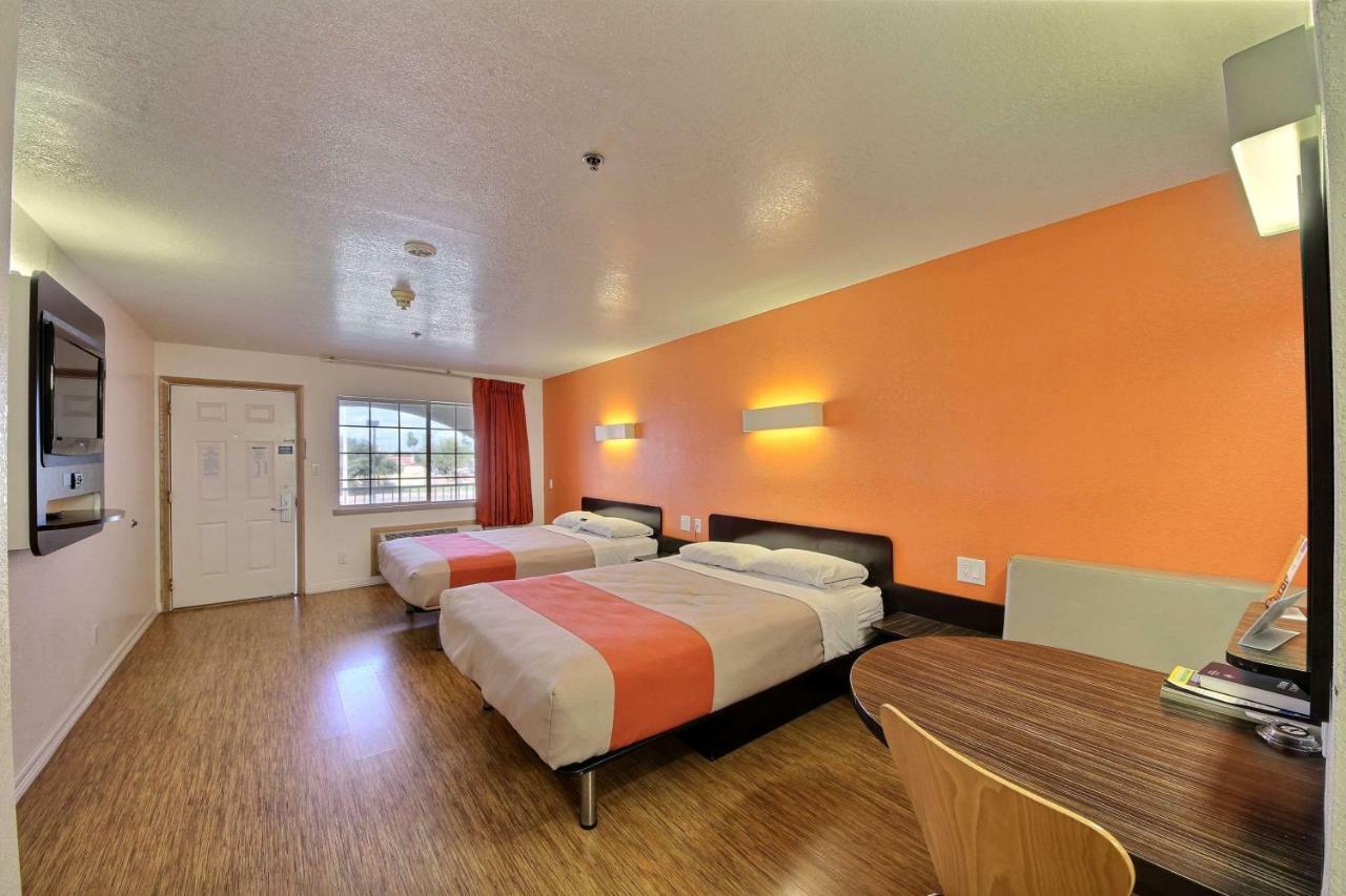 Motel 6-Edinburg, Tx Екстериор снимка