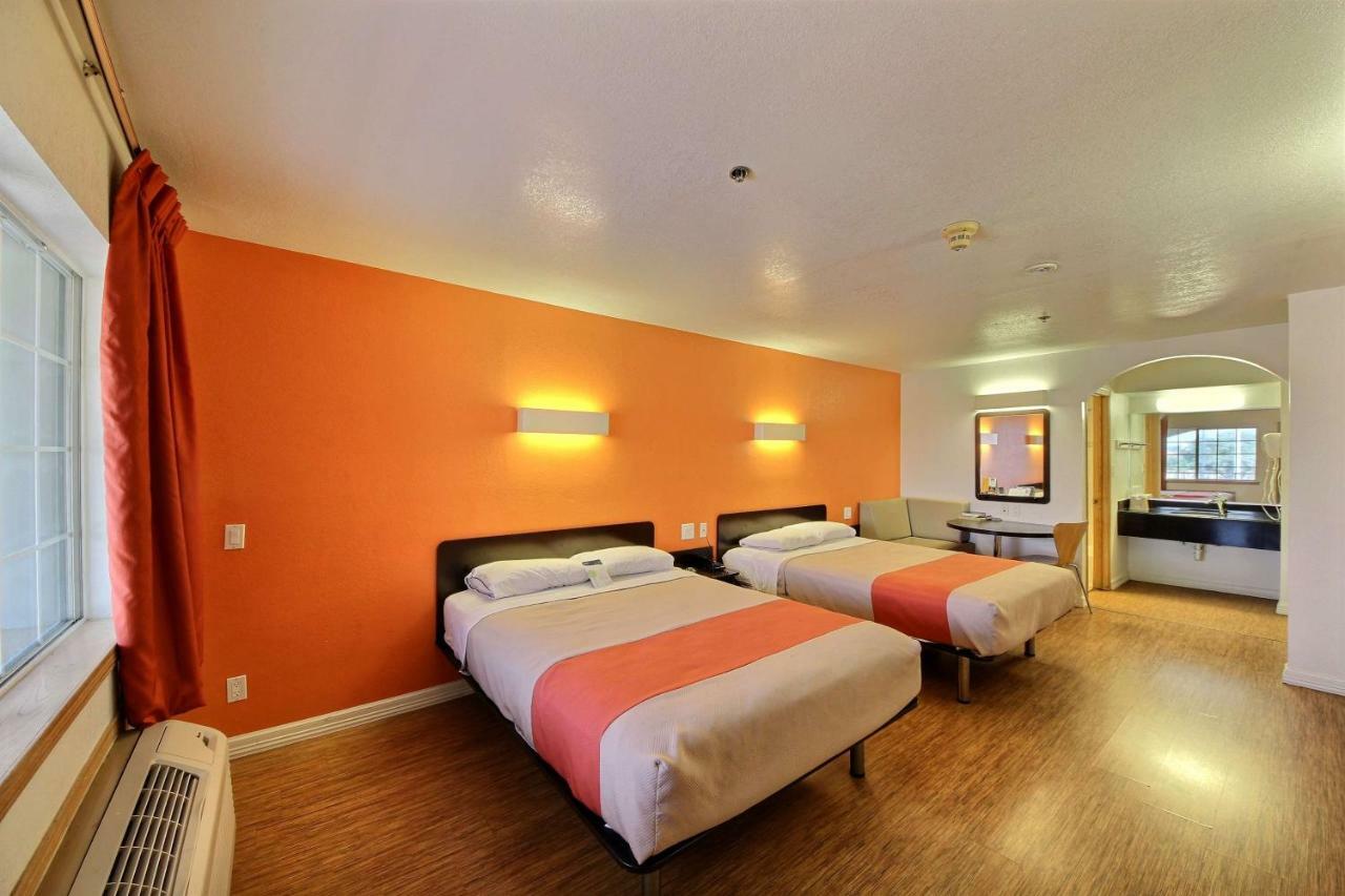 Motel 6-Edinburg, Tx Екстериор снимка
