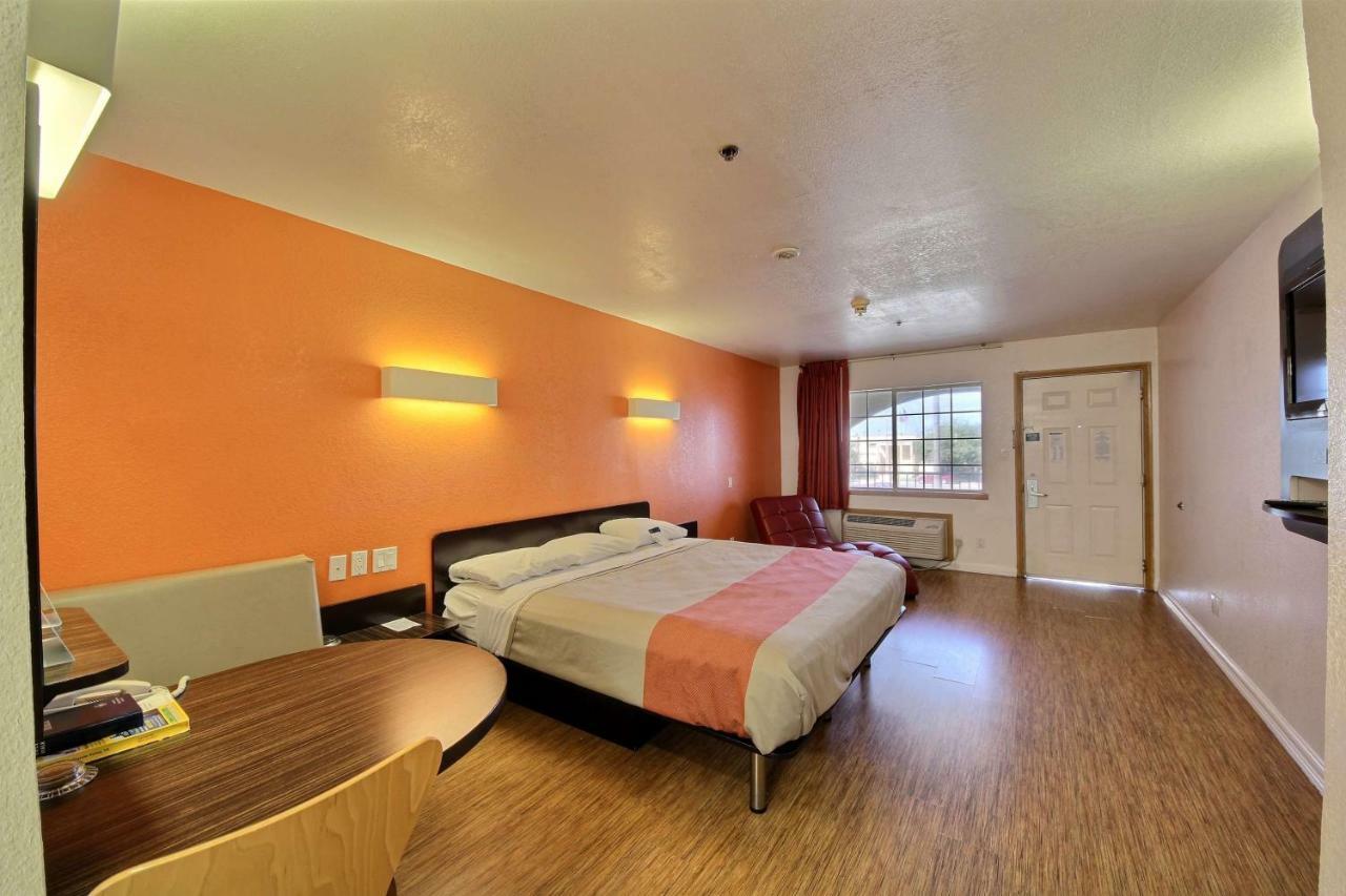 Motel 6-Edinburg, Tx Екстериор снимка