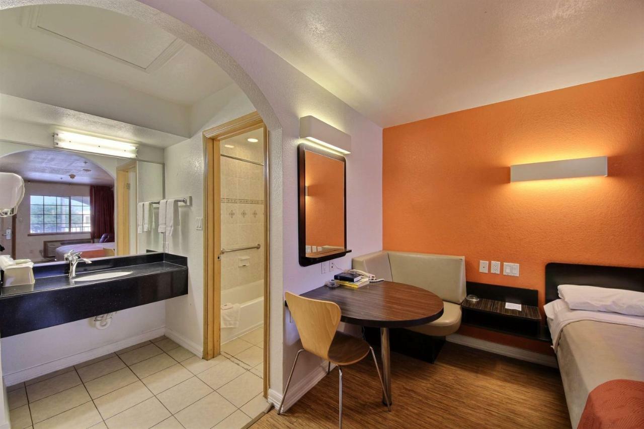 Motel 6-Edinburg, Tx Екстериор снимка