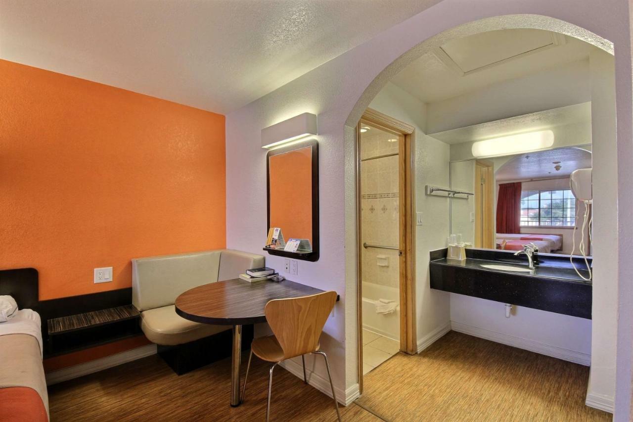 Motel 6-Edinburg, Tx Екстериор снимка
