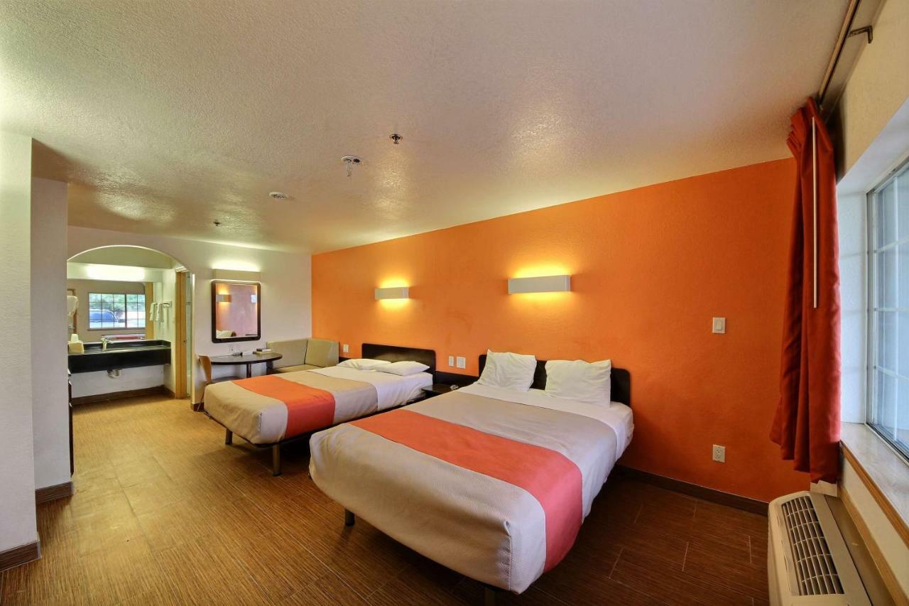 Motel 6-Edinburg, Tx Екстериор снимка