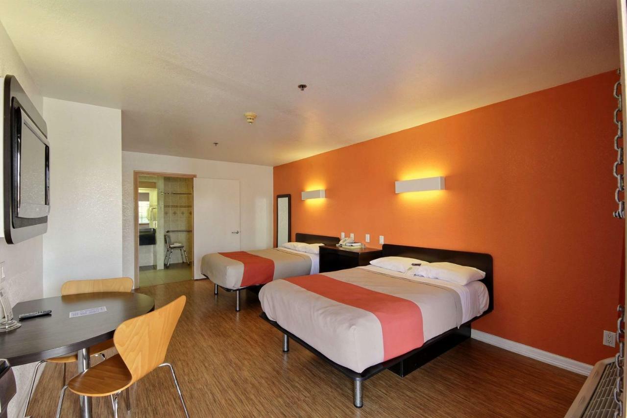Motel 6-Edinburg, Tx Екстериор снимка